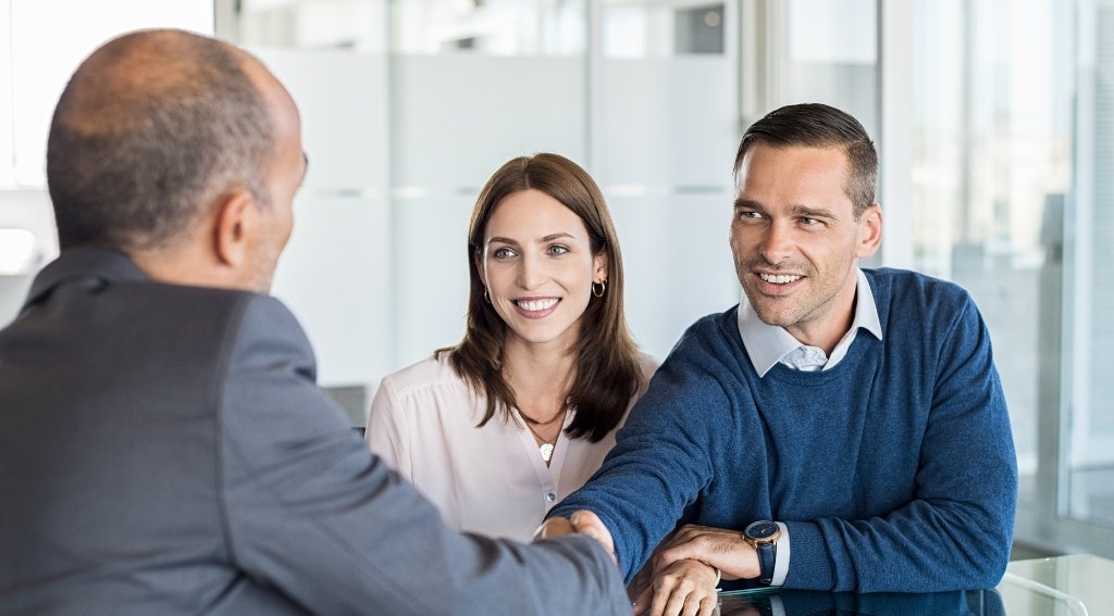 How a business broker can help to buy an IT business